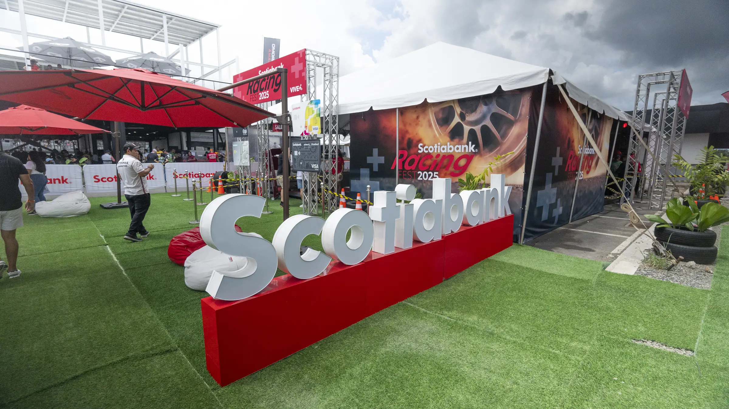Letras corpóreas de Scotiabank en el Autódromo Panamá
